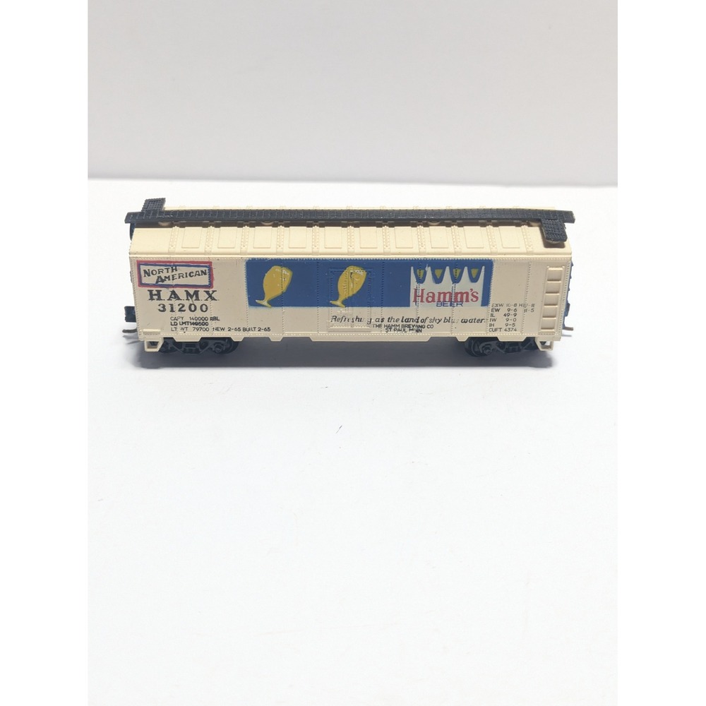 Micro-Trains Vintage Hamm's Beer North American HAMX 31200 N Scale Reefer Car